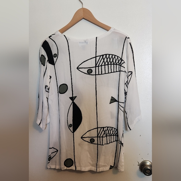 Monochrome Fish Design Shirt - Picture 4 of 4